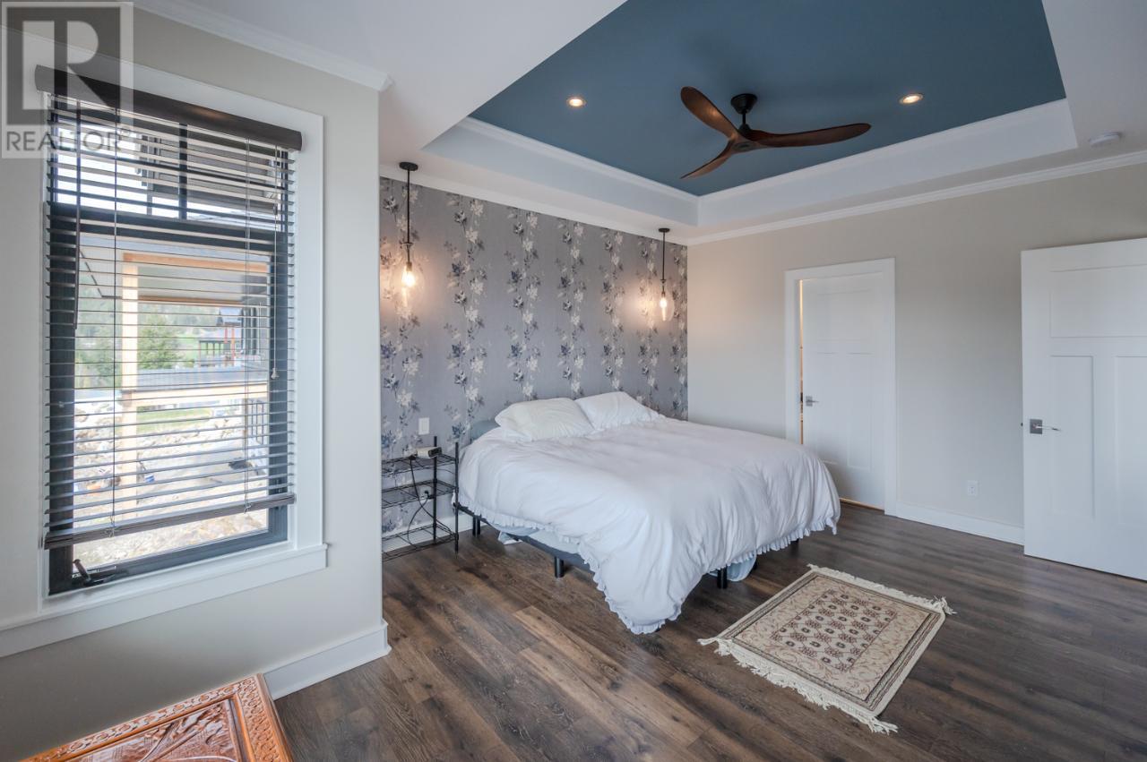 6709 VICTORIA Road Unit# 20, #20