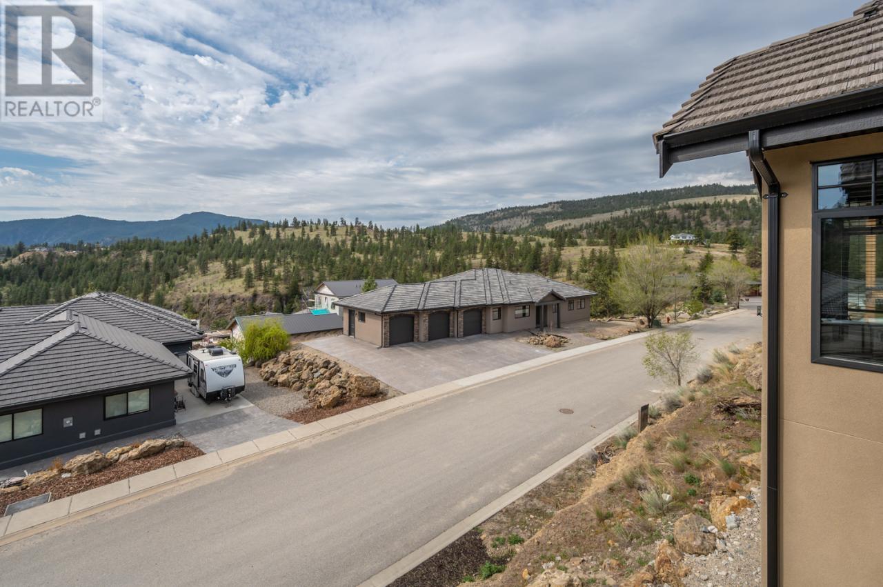6709 VICTORIA Road Unit# 20, #20