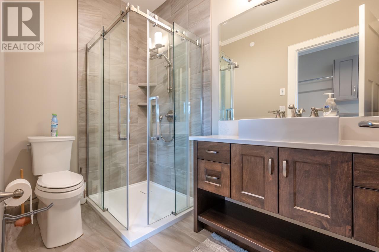 6709 VICTORIA Road Unit# 20, #20