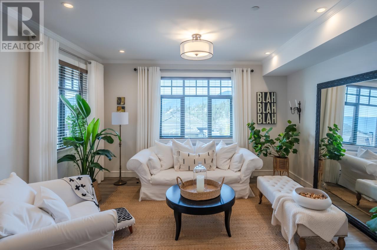 6709 VICTORIA Road Unit# 20, #20