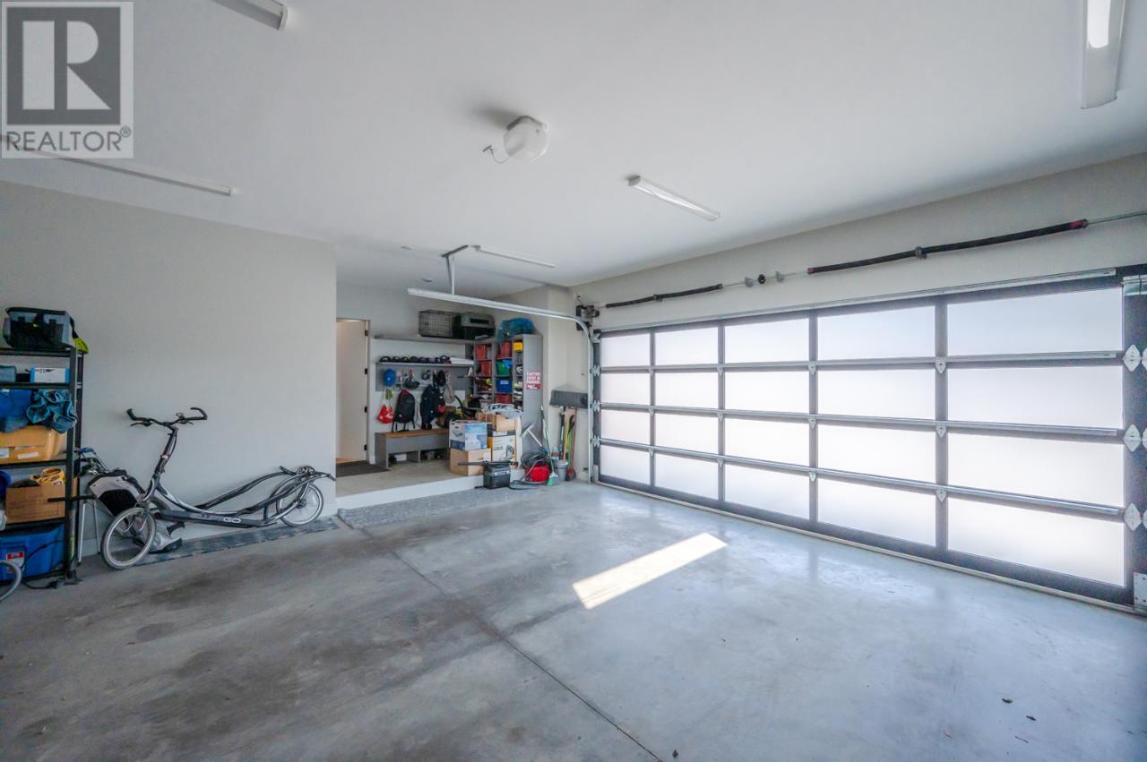 525 VANCOUVER Avenue