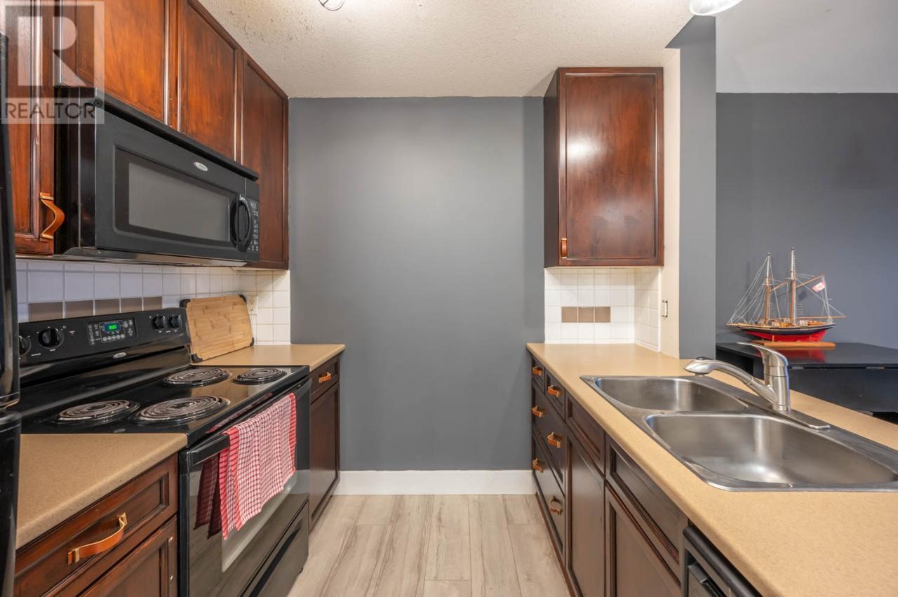 246 HASTINGS Avenue Unit# 406, #406