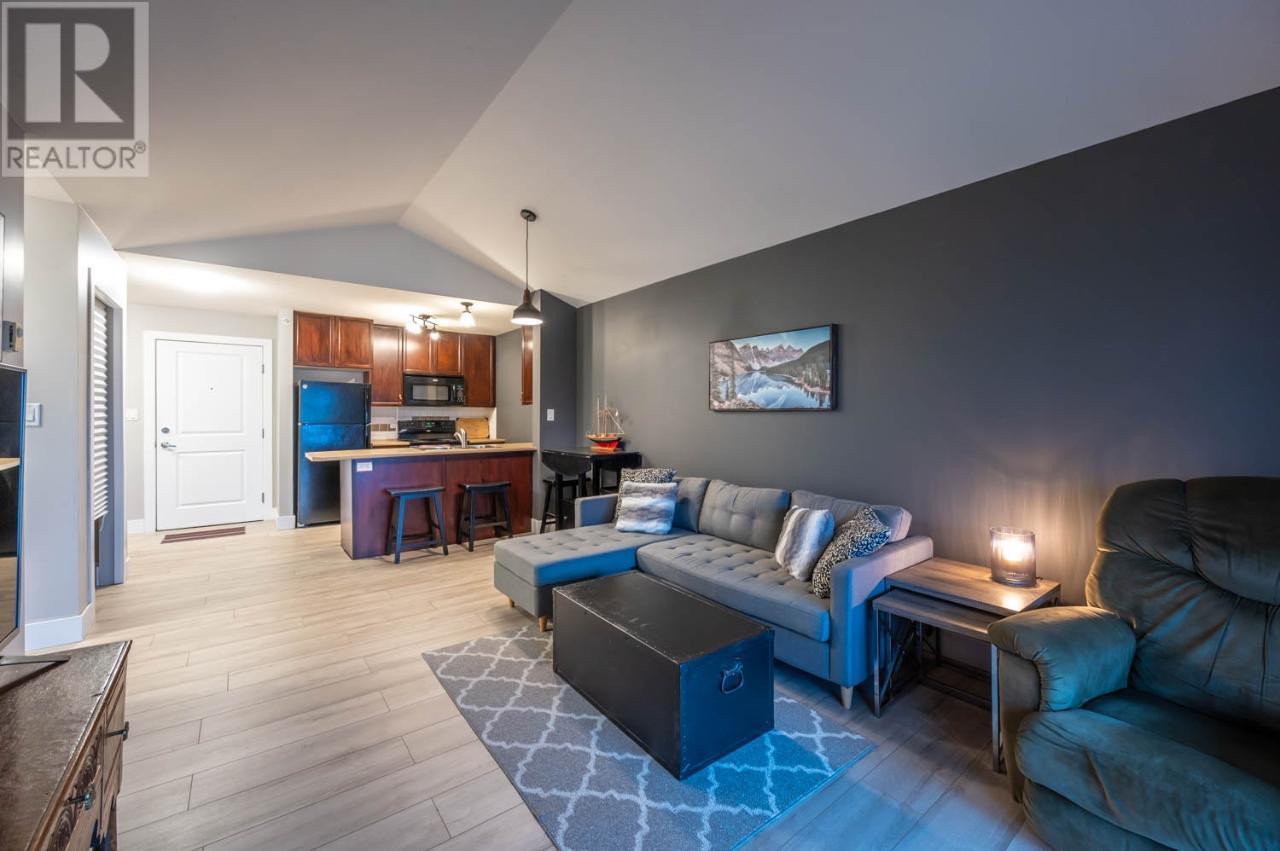 246 HASTINGS Avenue Unit# 406, #406