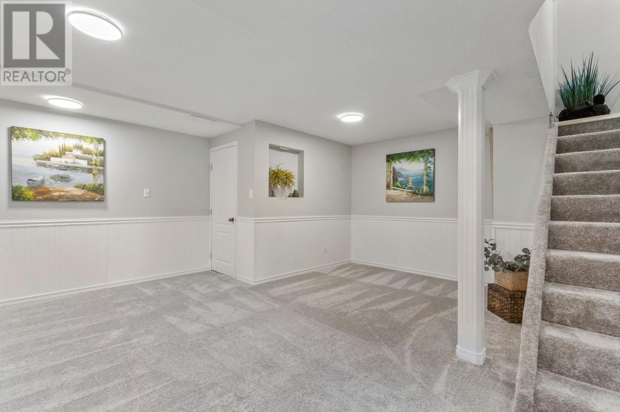 4441 MALLORY Crescent