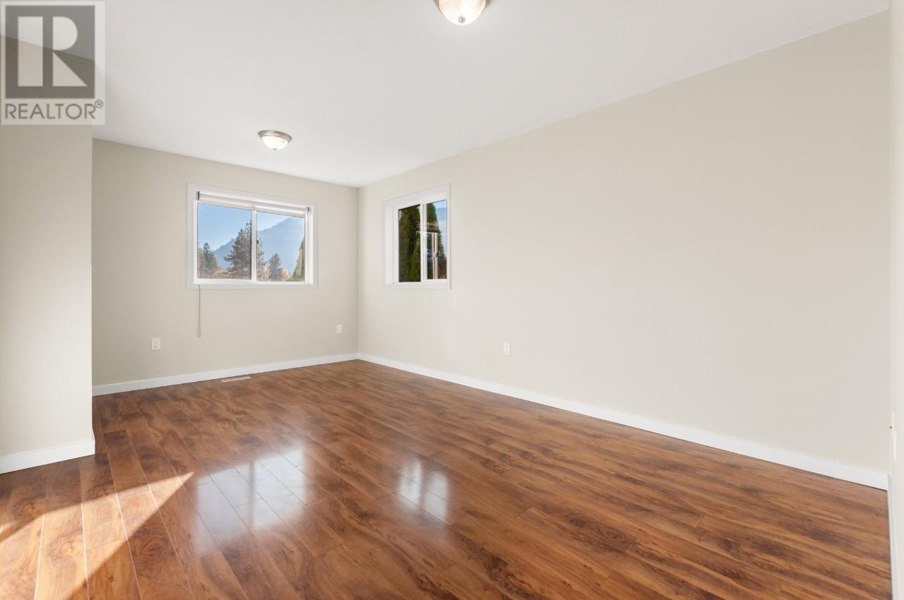 4441 MALLORY Crescent