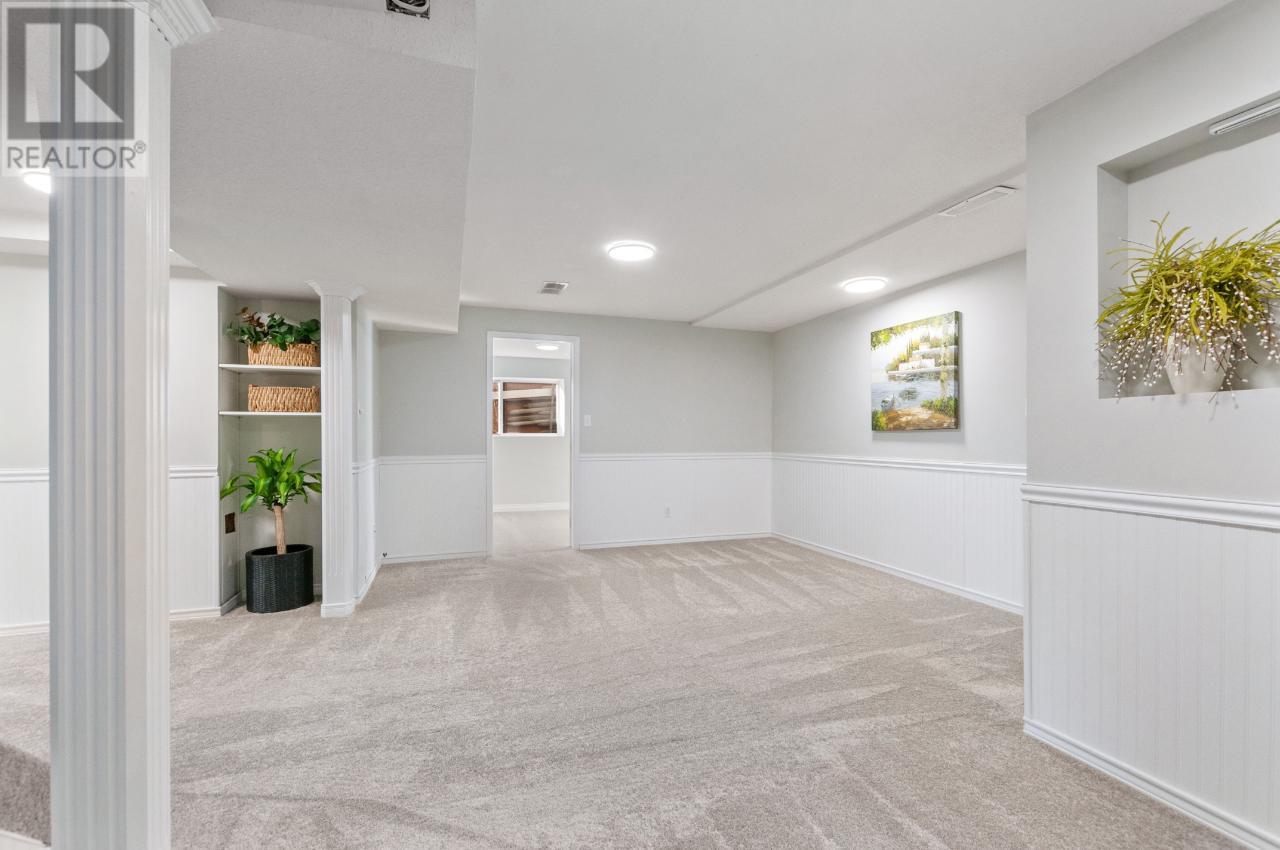 4441 MALLORY Crescent