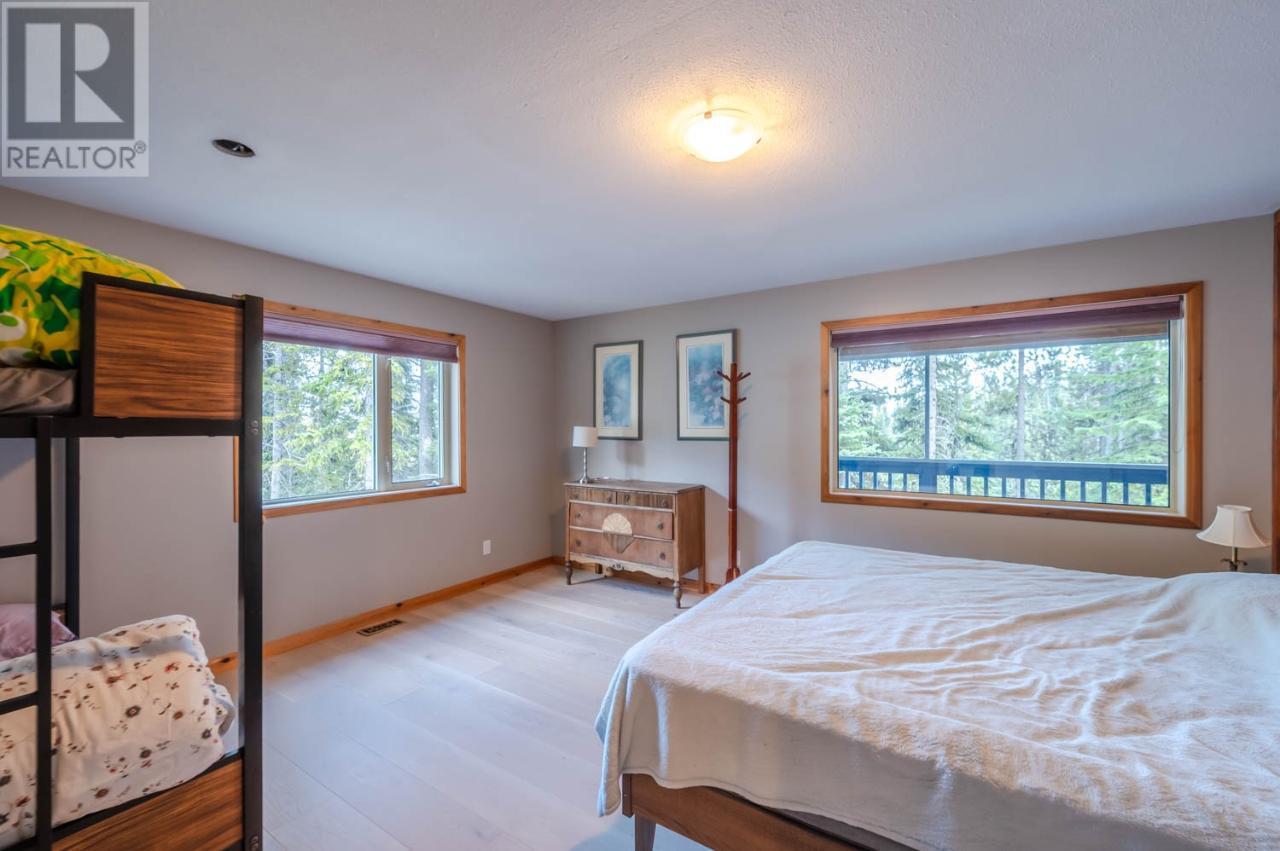 1417 APEX MOUNTAIN Road