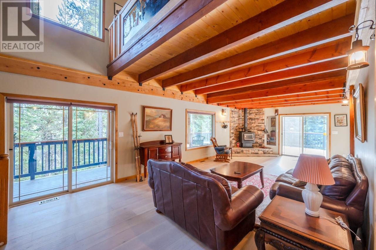 1417 APEX MOUNTAIN Road