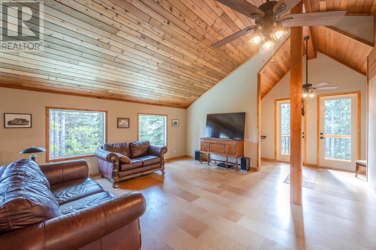 1417 APEX MOUNTAIN Road