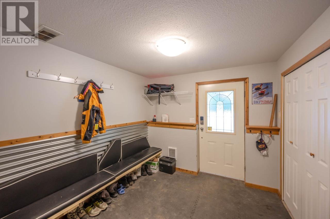 1417 APEX MOUNTAIN Road