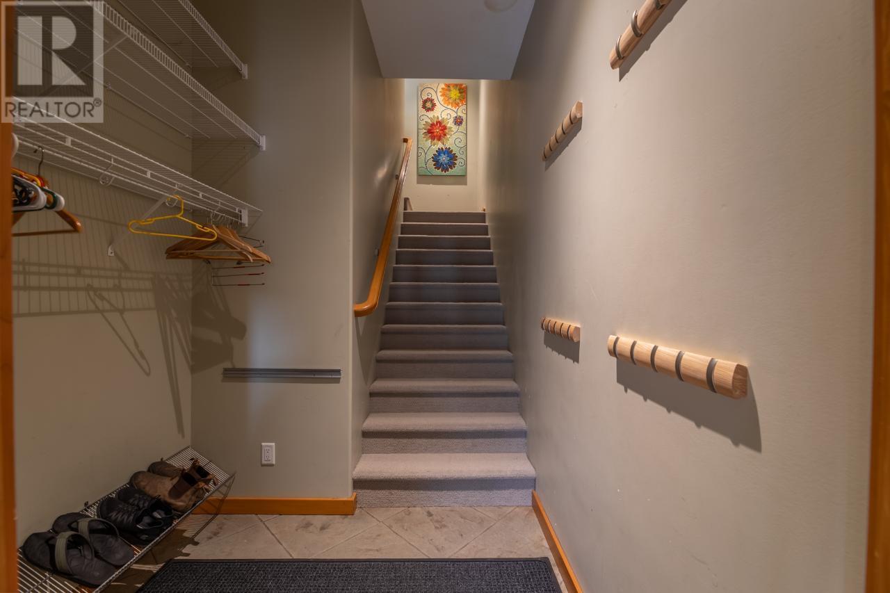 169 CLEARVIEW Crescent Unit# B, #B