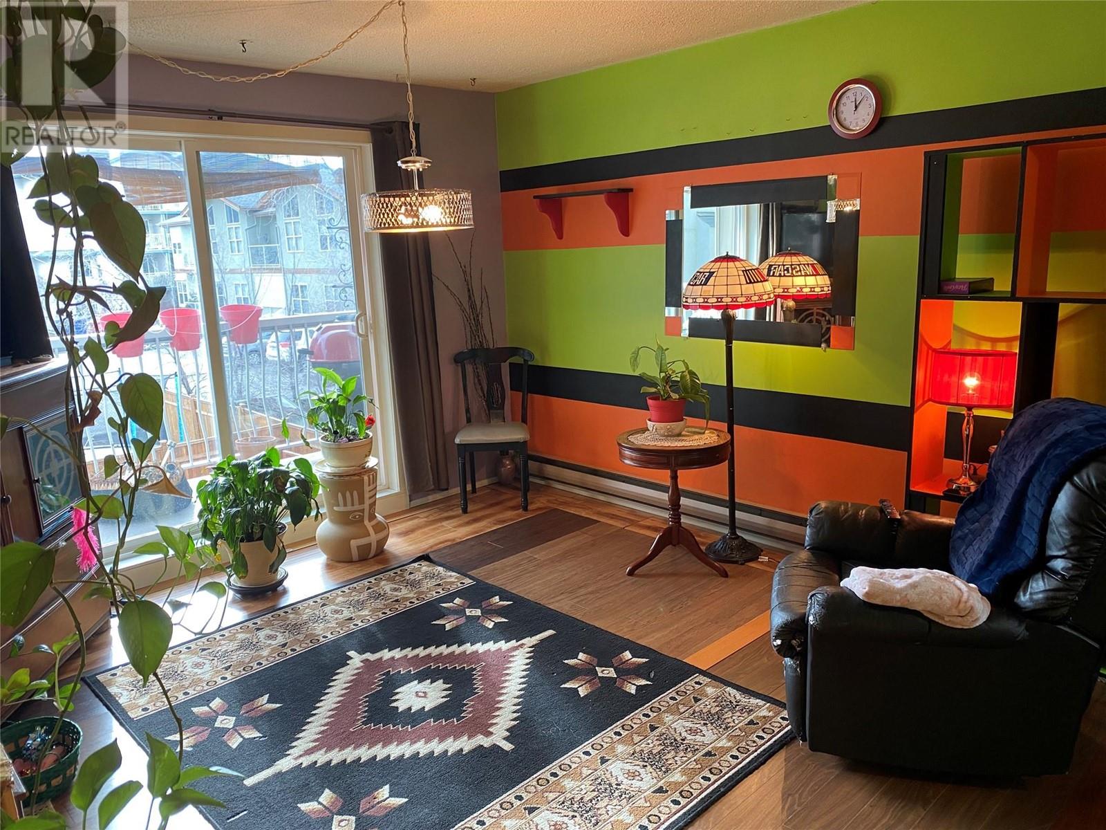 803 FAIRVIEW Road Unit# 205, #205