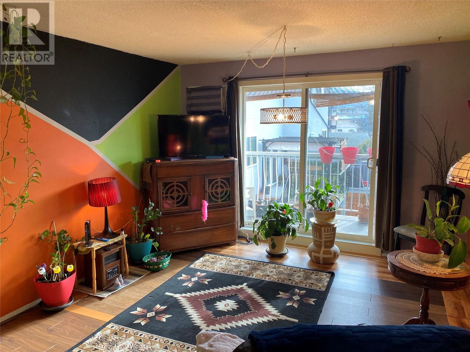 803 FAIRVIEW Road Unit# 205, #205