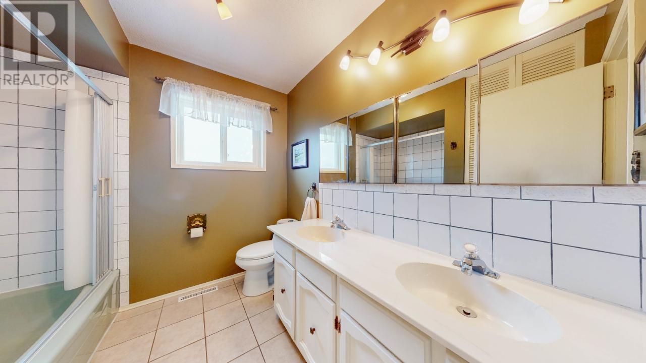 933 FAIRVIEW Road