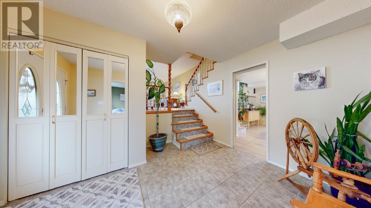 933 FAIRVIEW Road