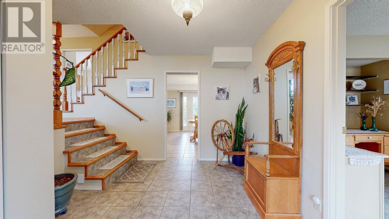 933 FAIRVIEW Road