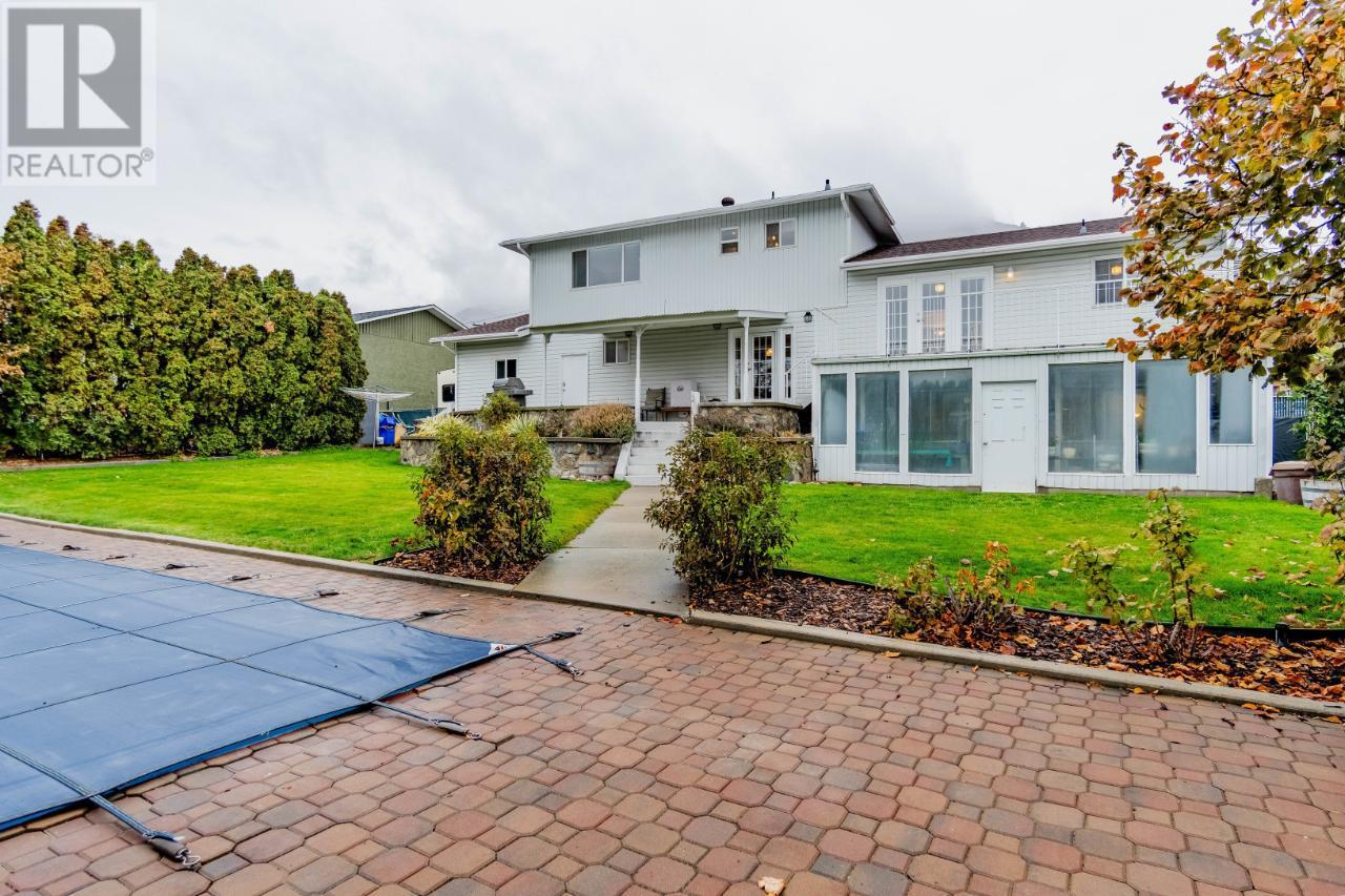 933 FAIRVIEW Road