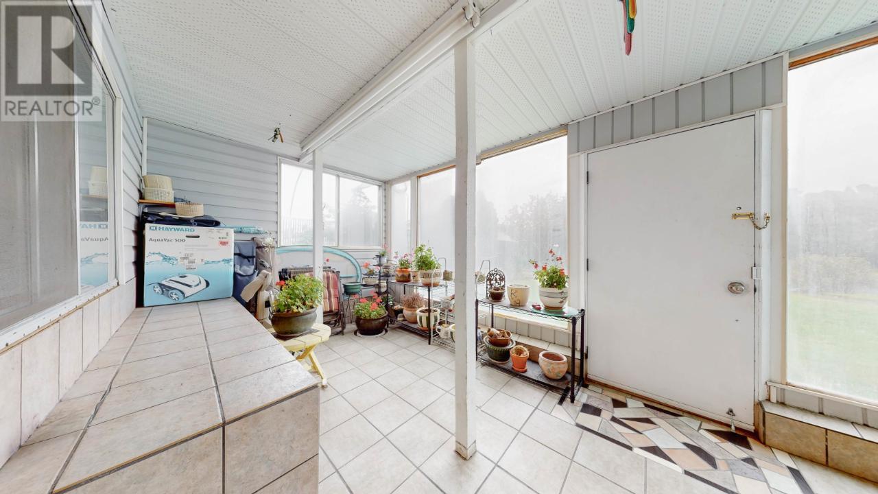 933 FAIRVIEW Road