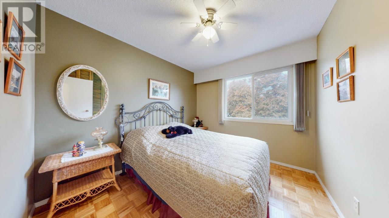 933 FAIRVIEW Road