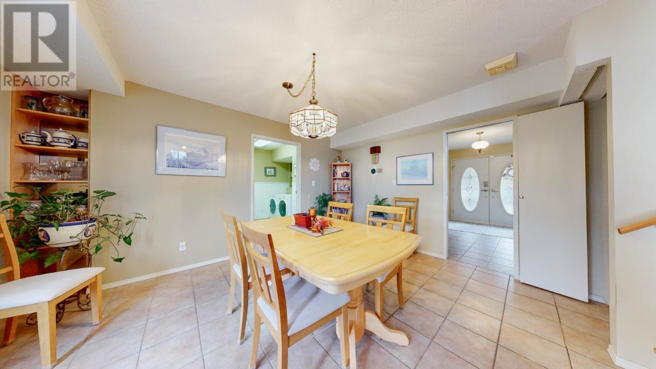 933 FAIRVIEW Road