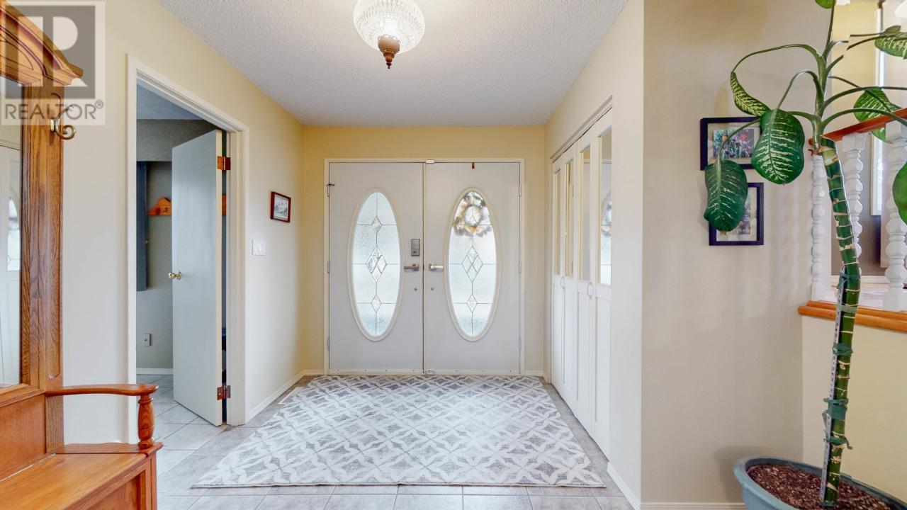 933 FAIRVIEW Road