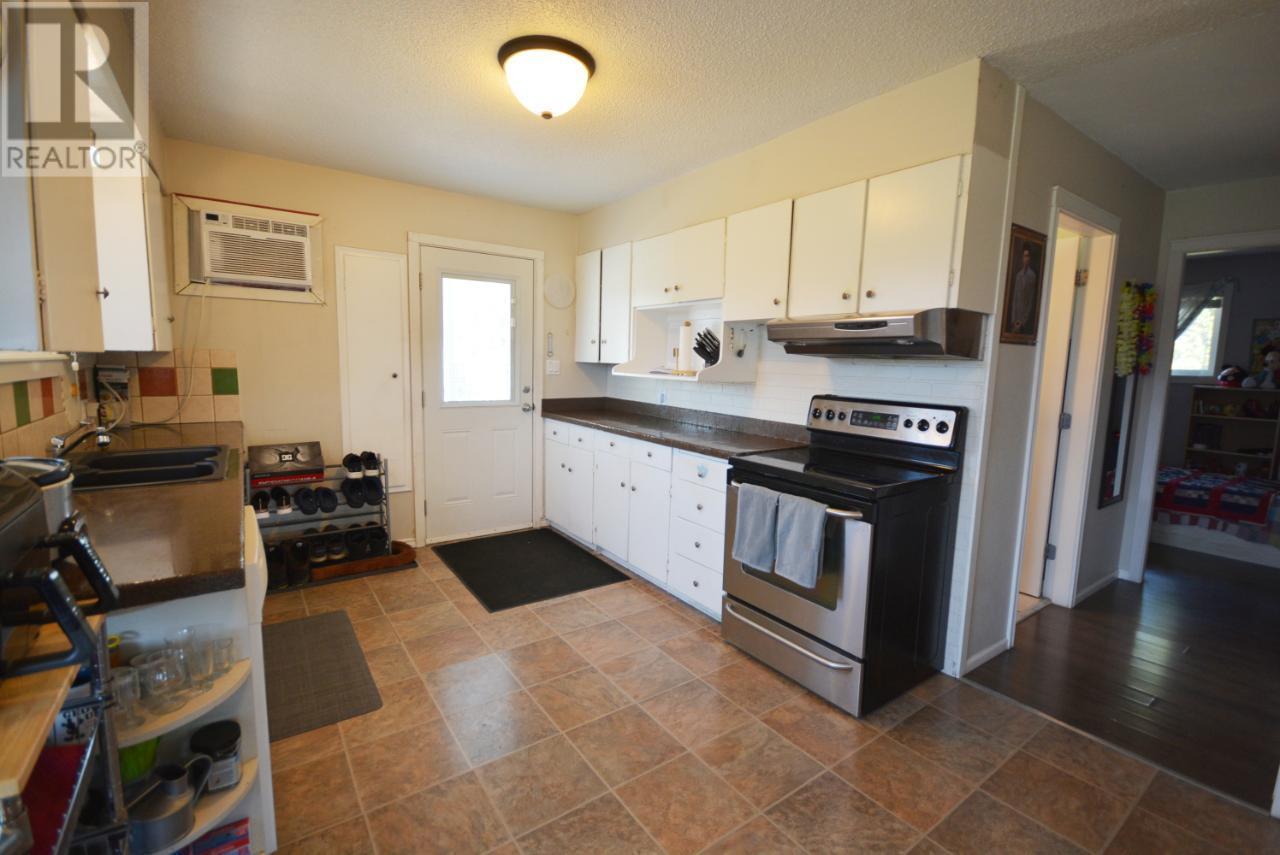 1101 PENTICTON Avenue