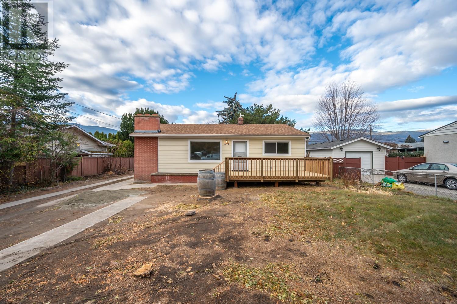 1815 FAIRFORD Drive