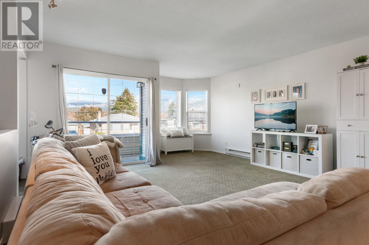 292 DOUGLAS Avenue Unit# 101, #101