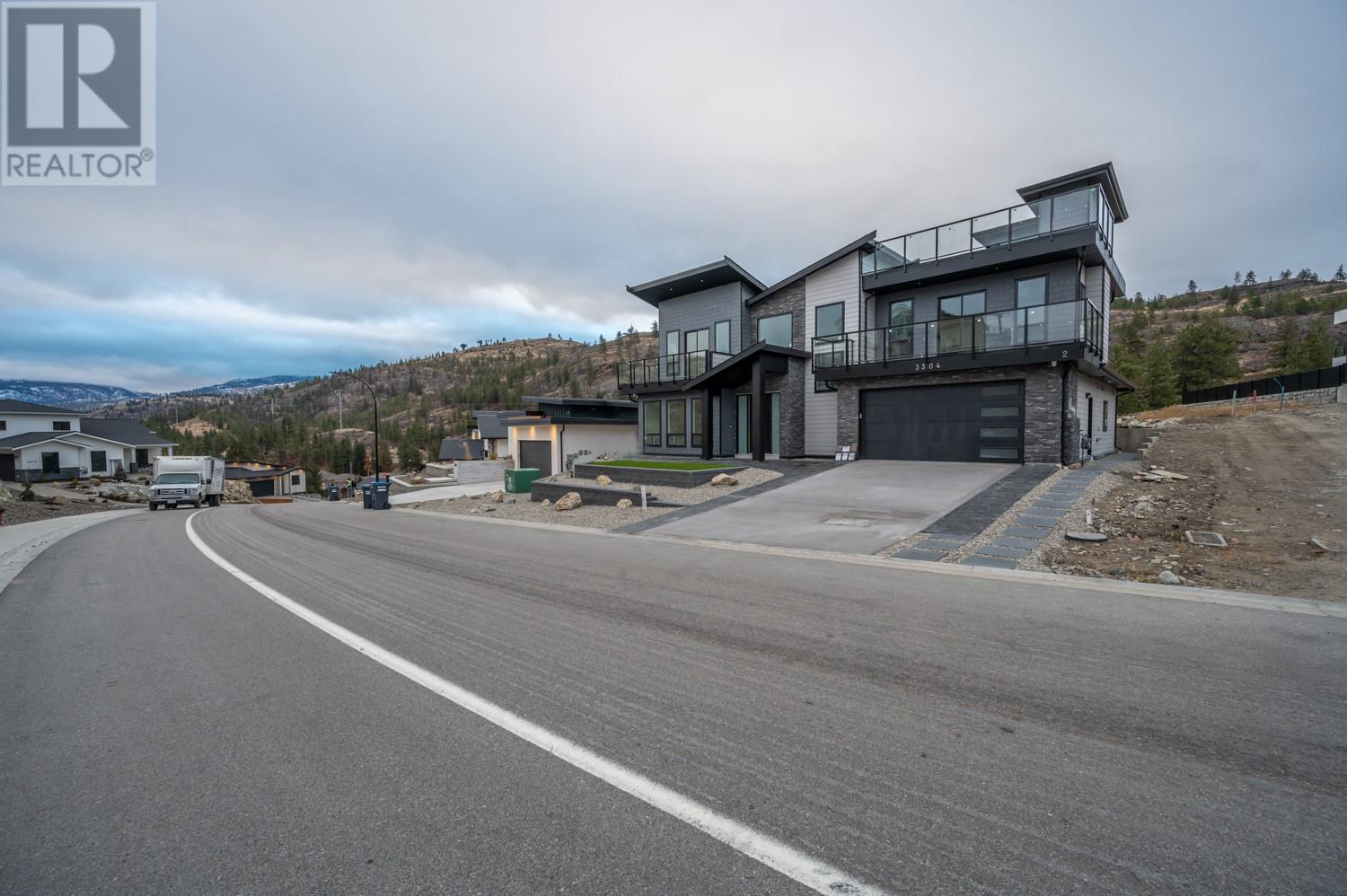 3304 EVERGREEN Drive