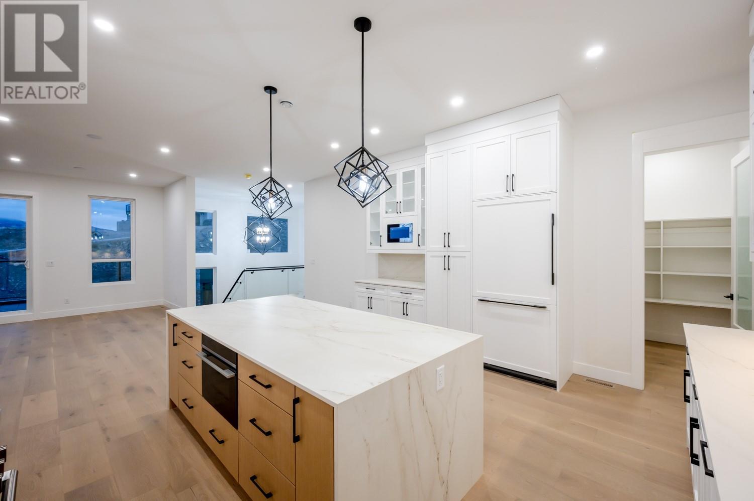 3304 EVERGREEN Drive