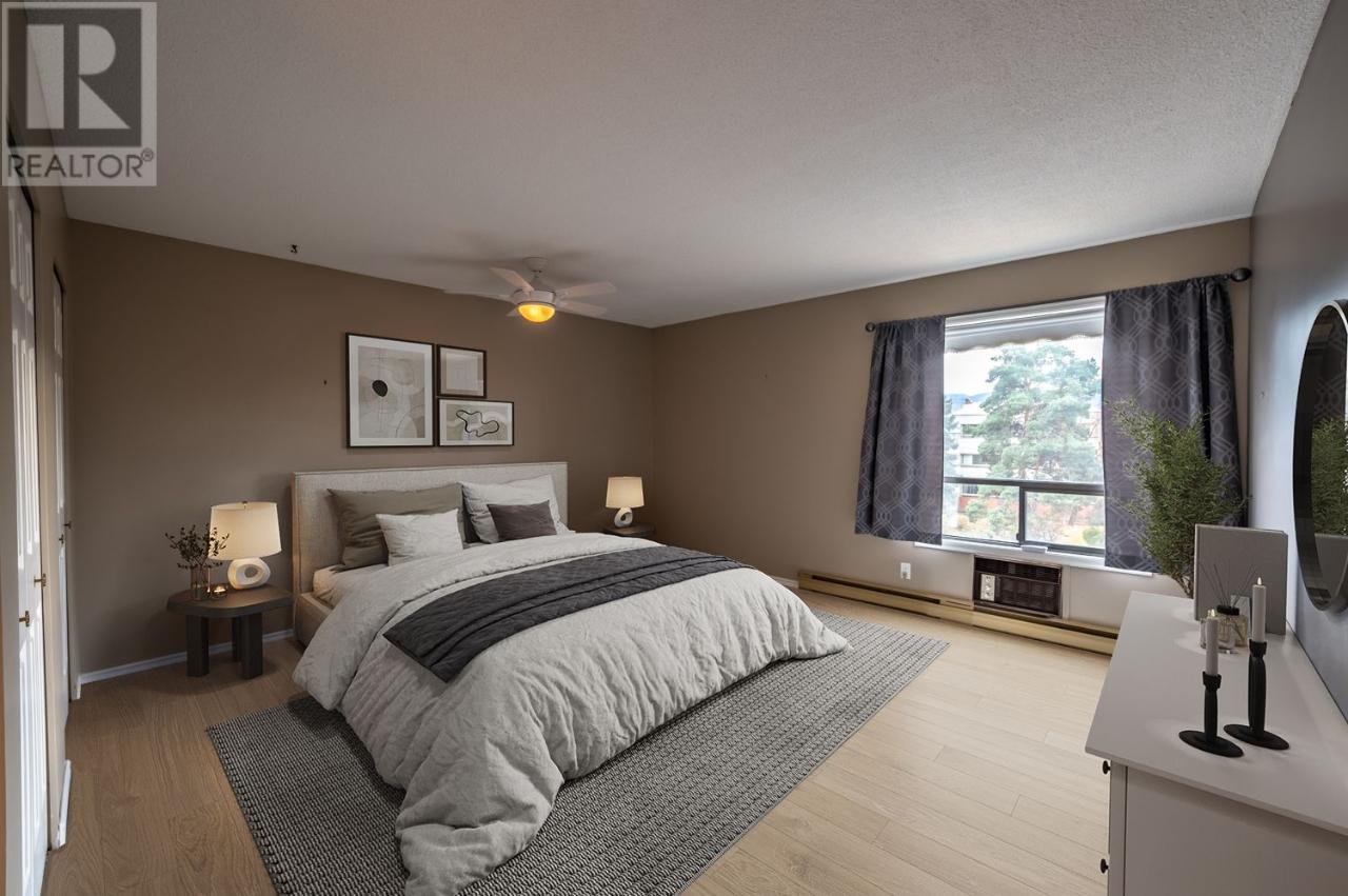 1490A GORDON Drive Unit# 305, #305