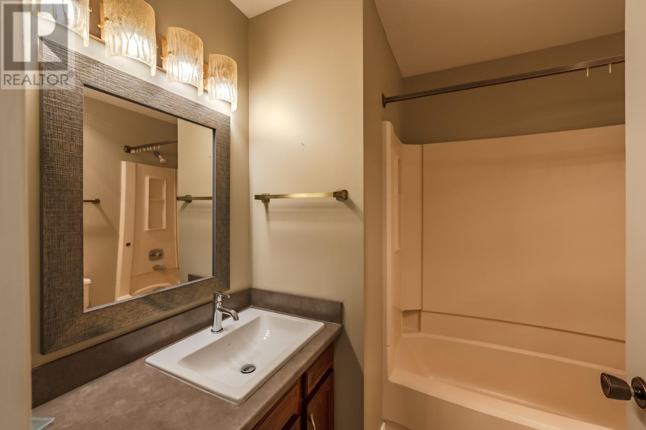 1490A GORDON Drive Unit# 305, #305