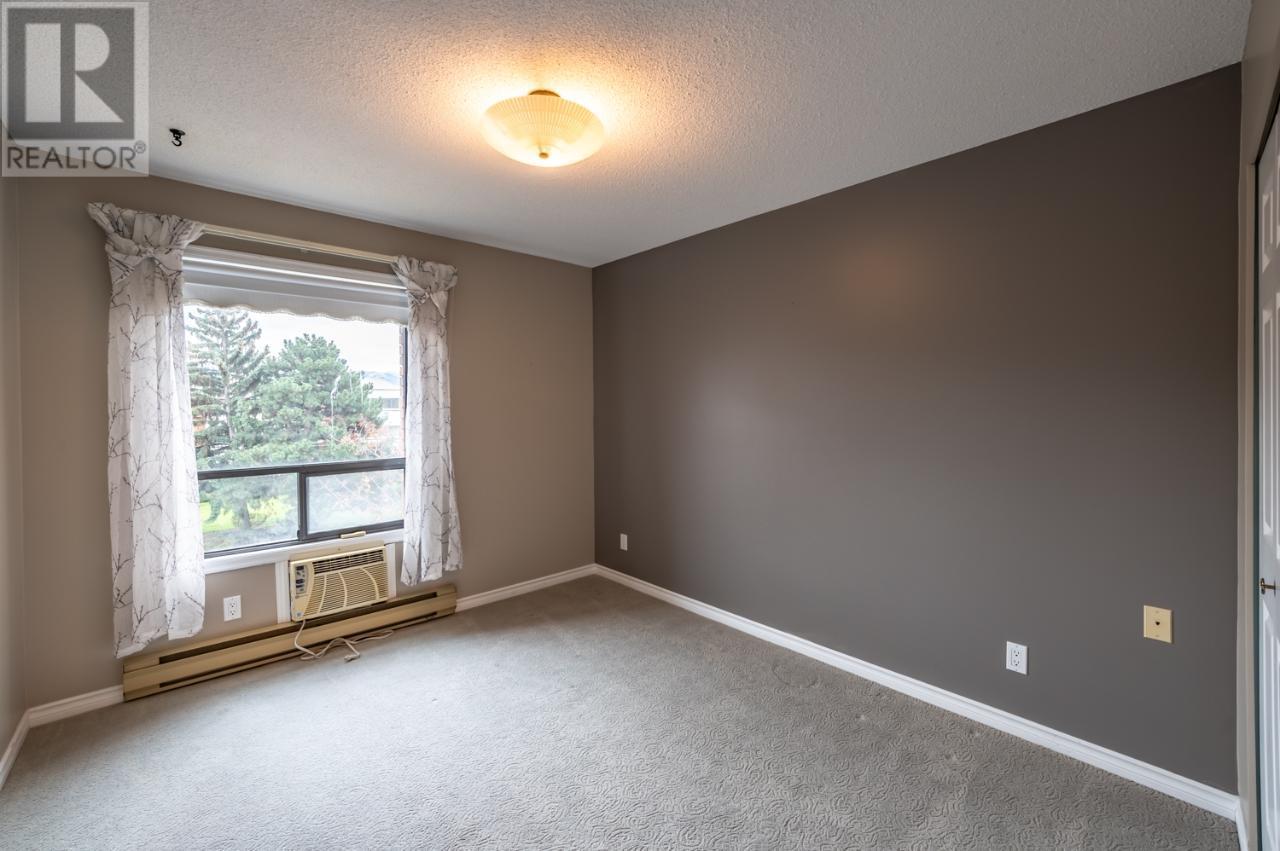 1490A GORDON Drive Unit# 305, #305