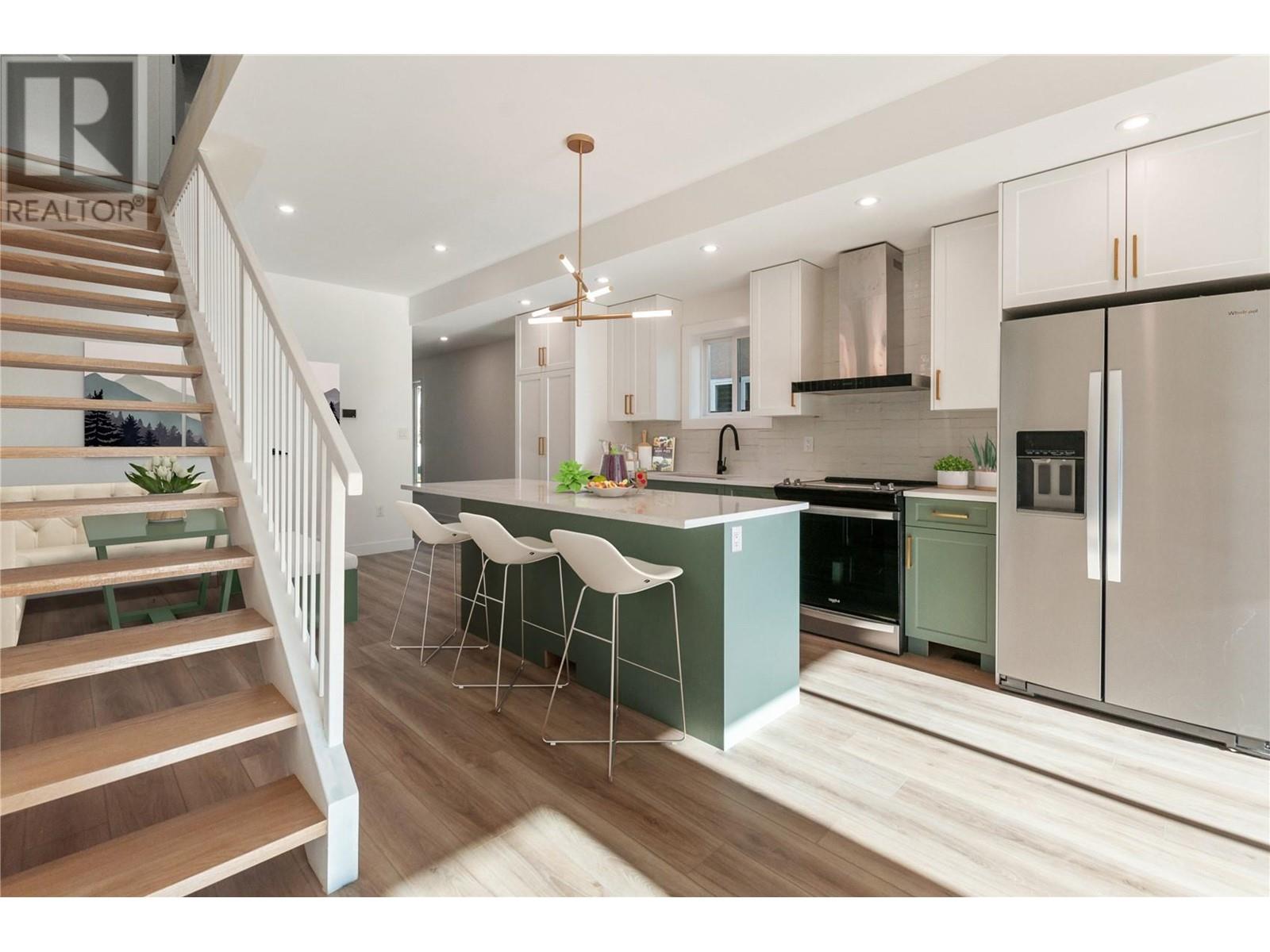 238 NELSON Avenue Unit# 102, #102