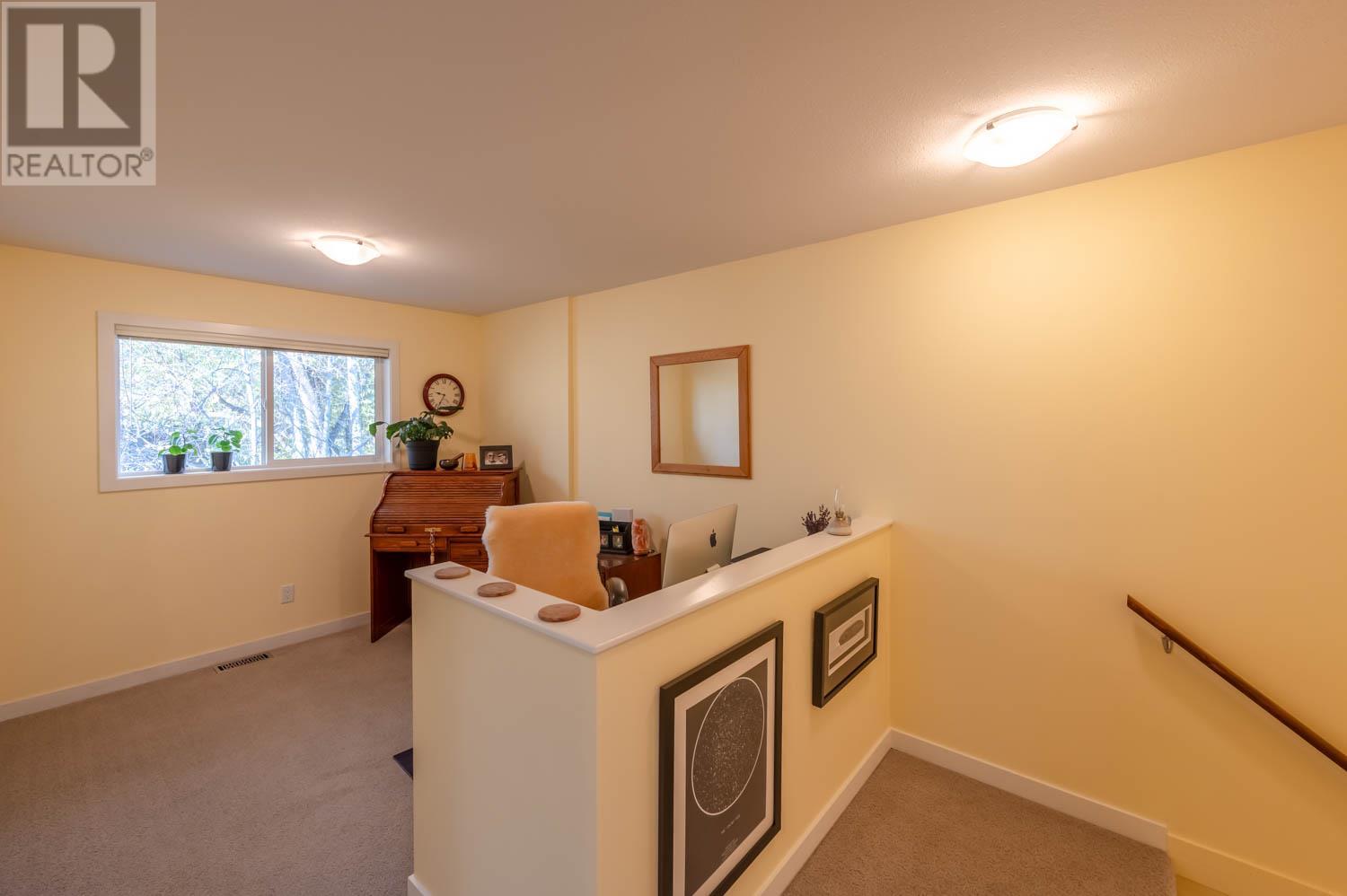 650 ELLIS Avenue Unit# 4, #4