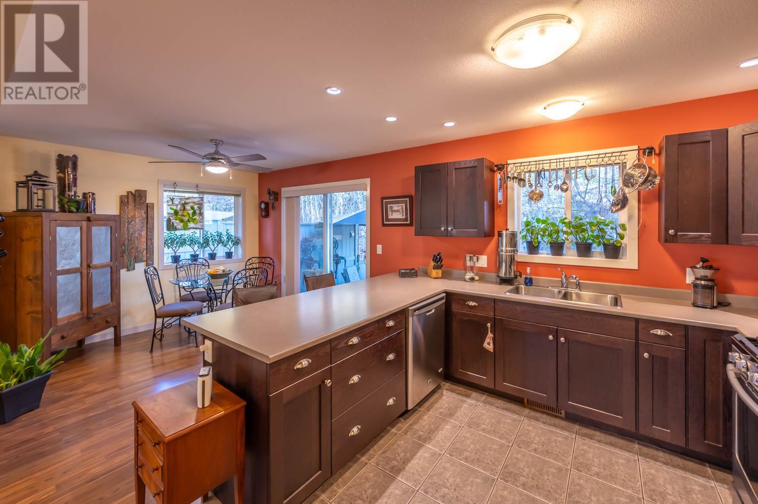 650 ELLIS Avenue Unit# 4, #4