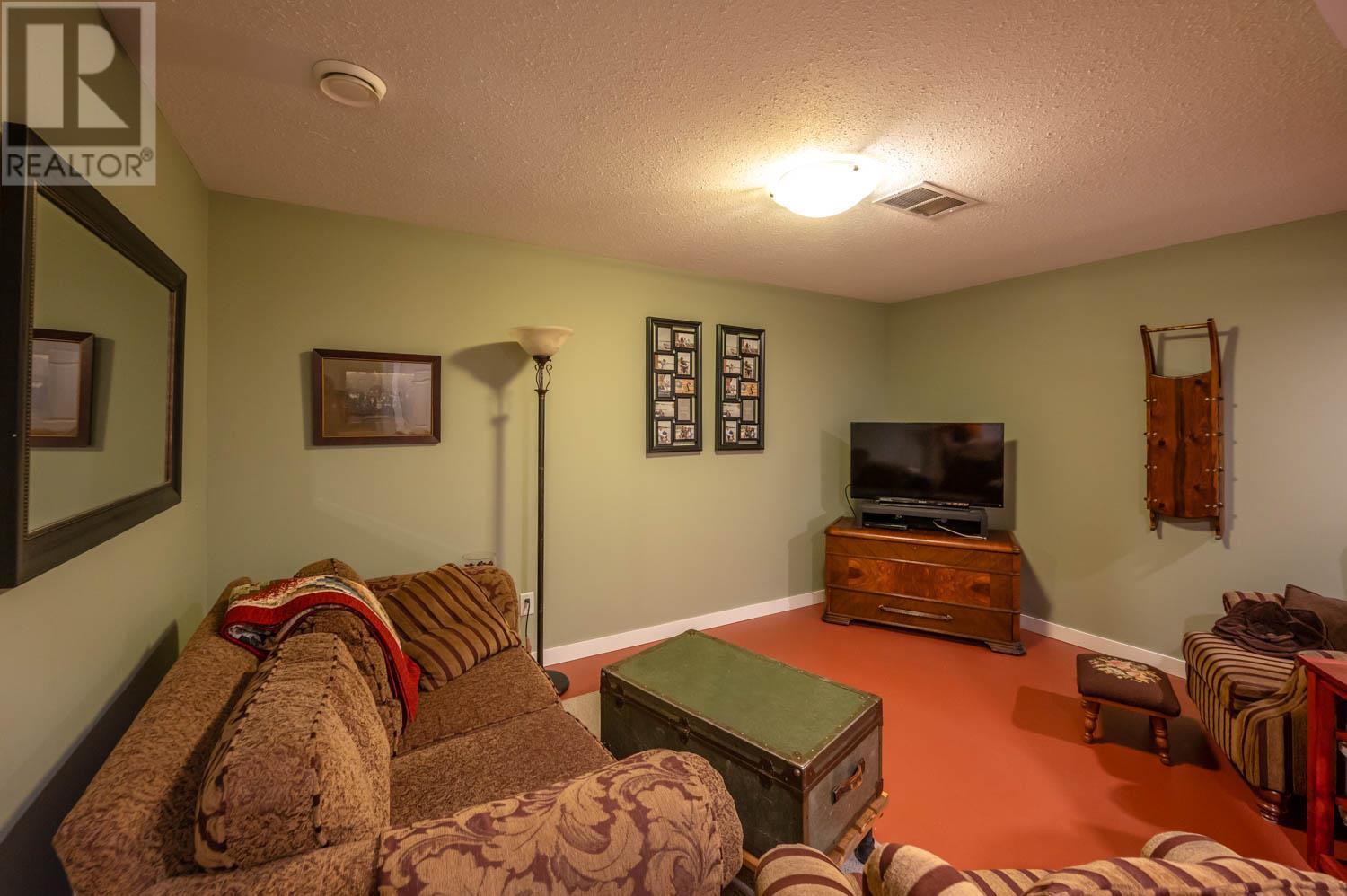 650 ELLIS Avenue Unit# 4, #4