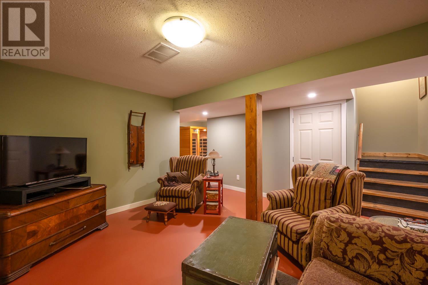 650 ELLIS Avenue Unit# 4, #4