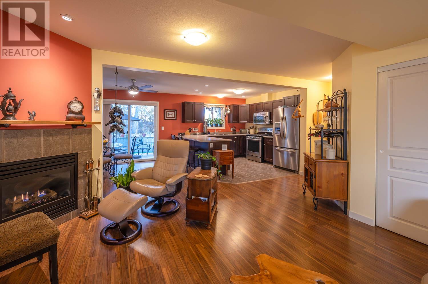 650 ELLIS Avenue Unit# 4, #4