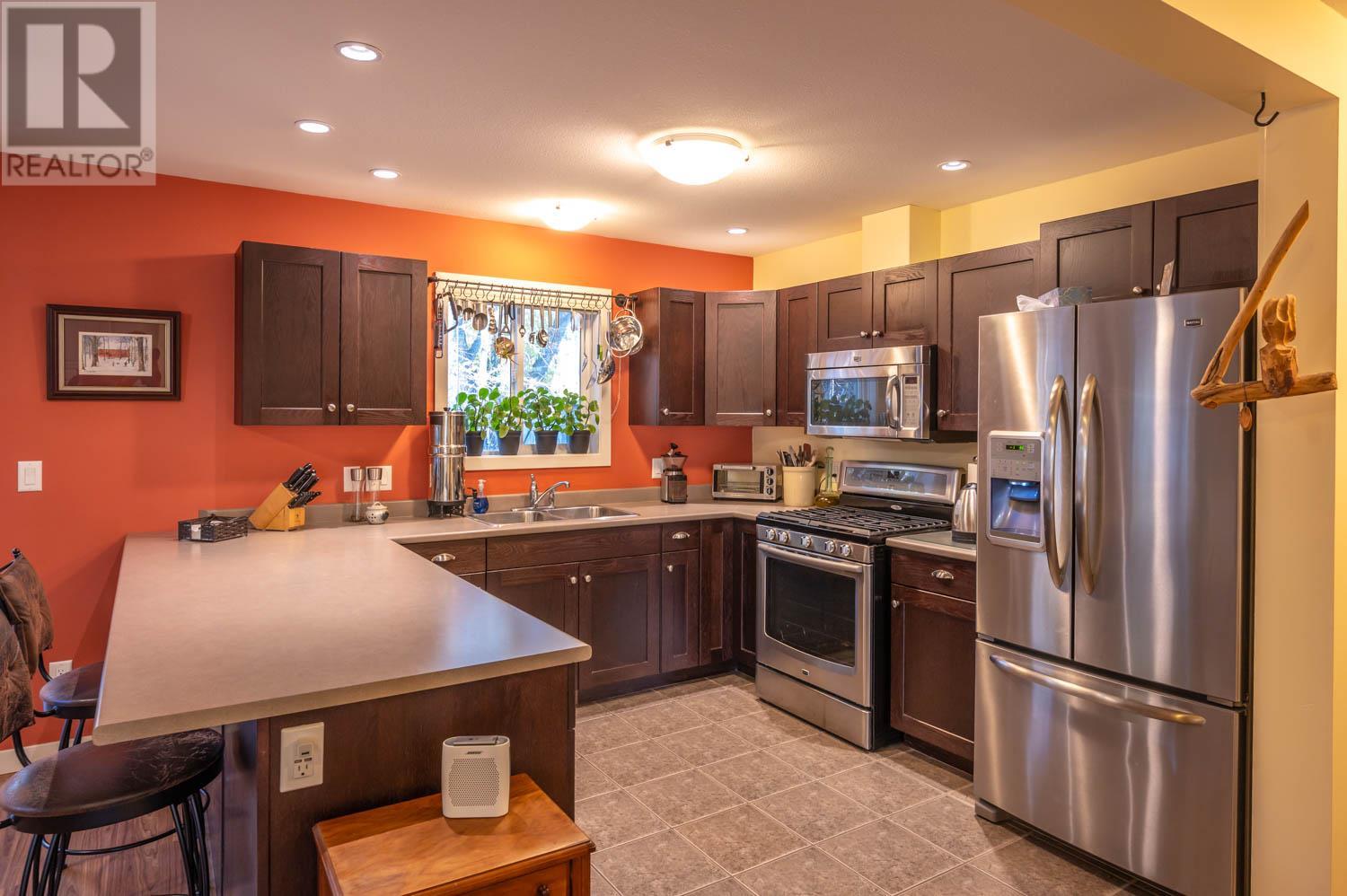 650 ELLIS Avenue Unit# 4, #4