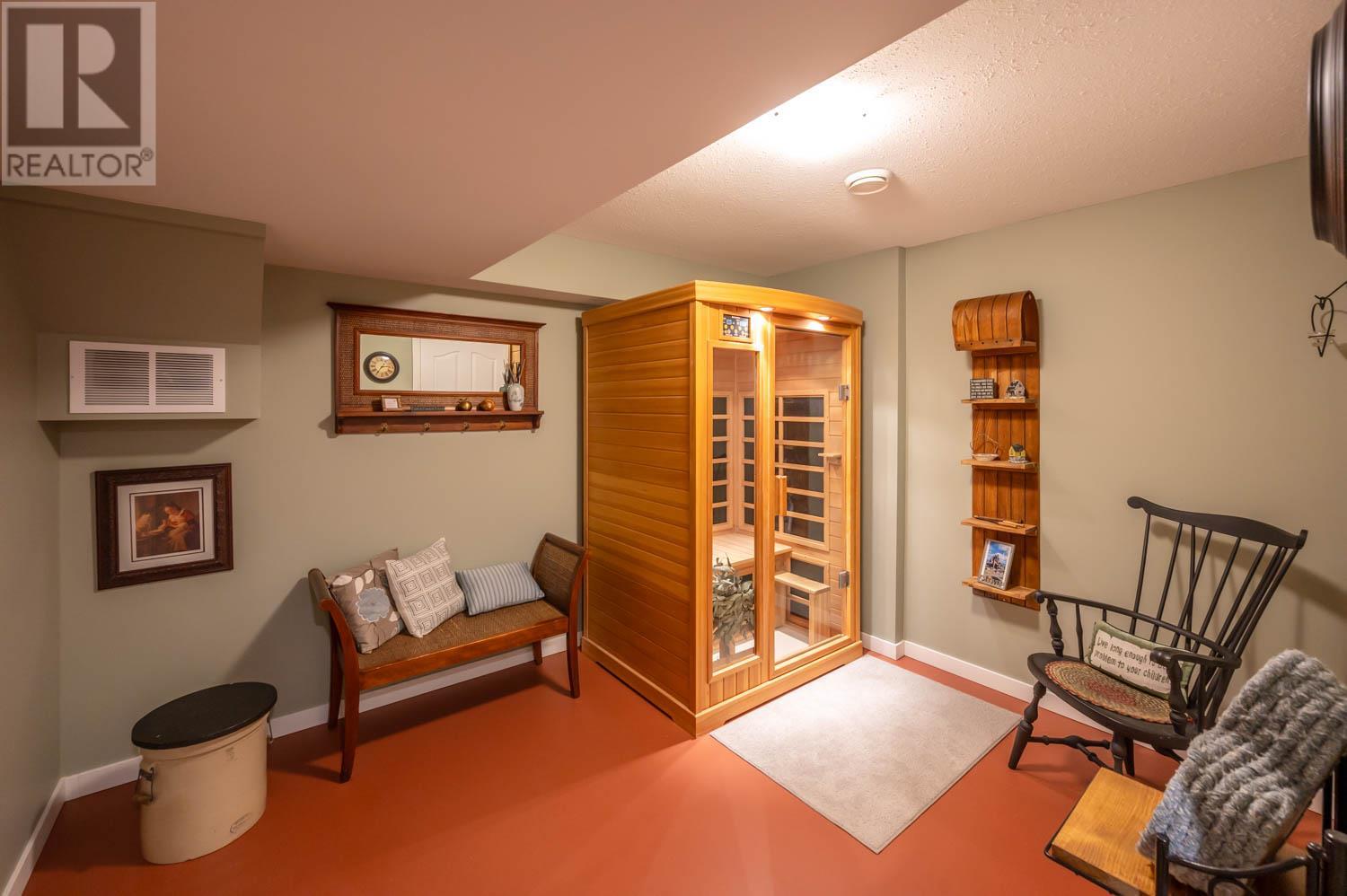 650 ELLIS Avenue Unit# 4, #4