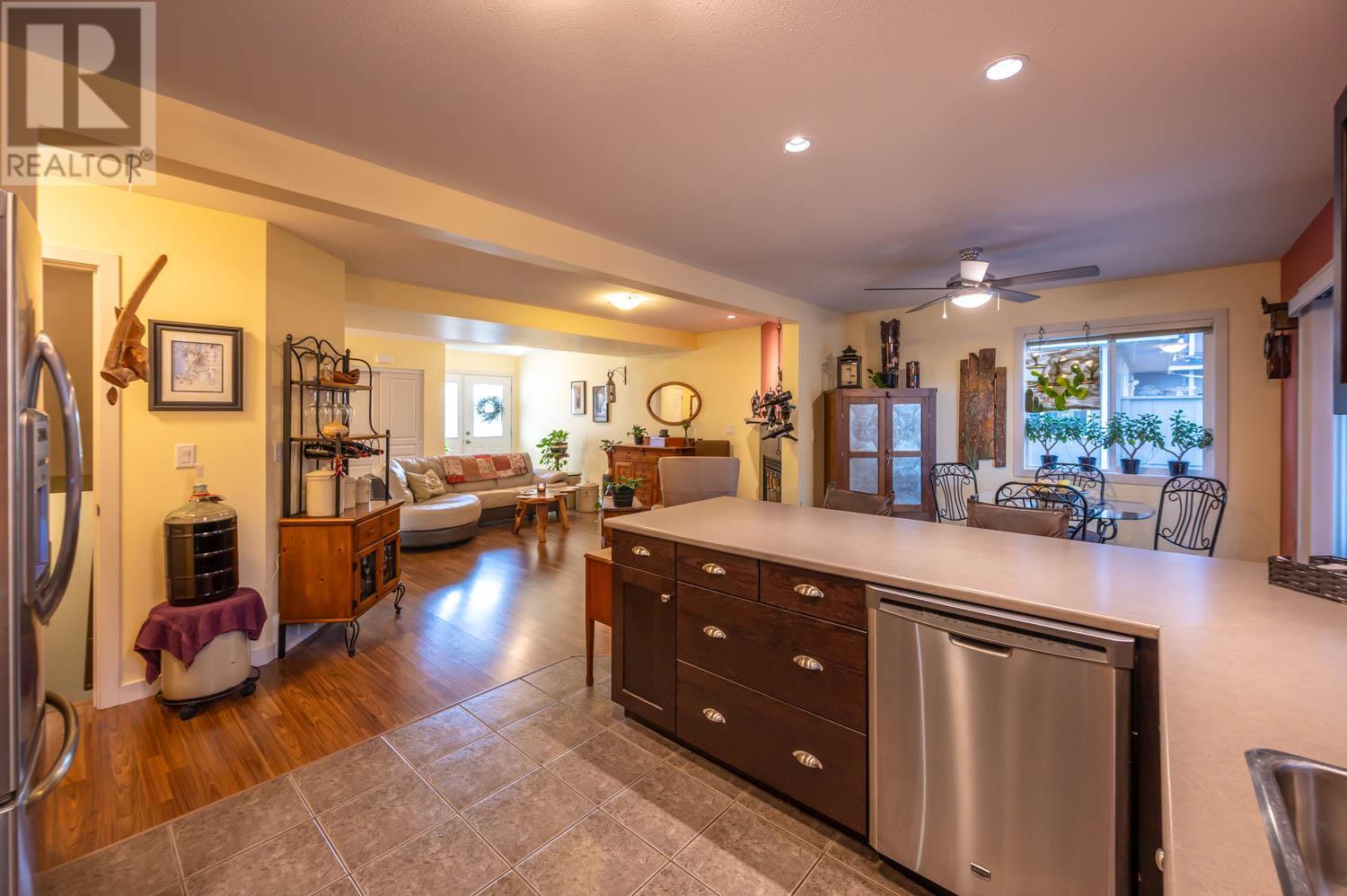 650 ELLIS Avenue Unit# 4, #4