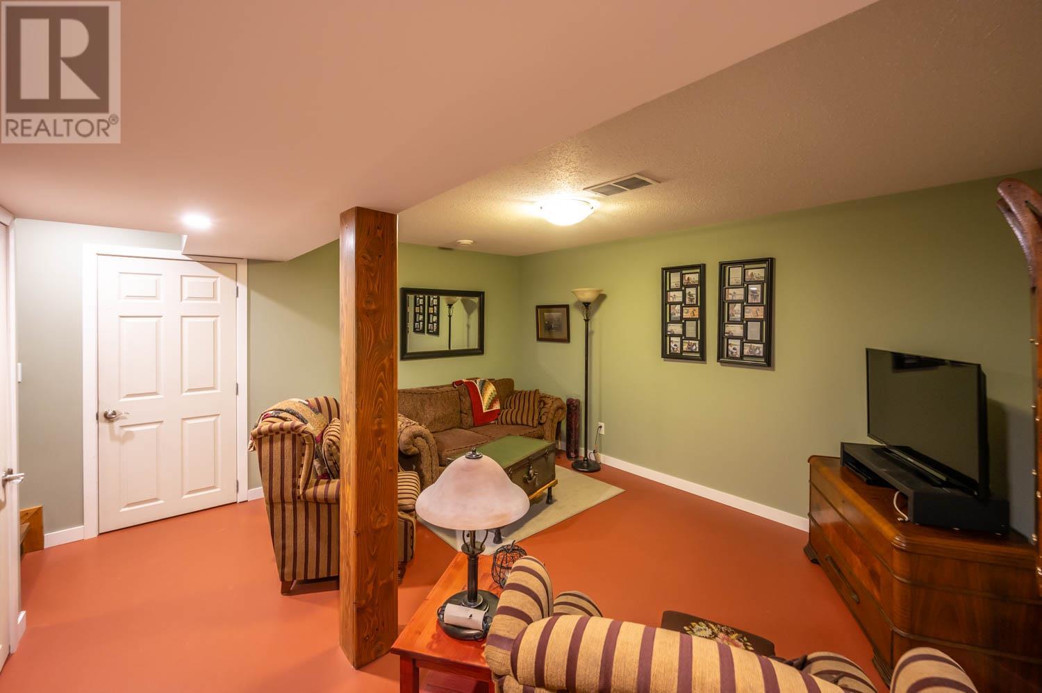 650 ELLIS Avenue Unit# 4, #4