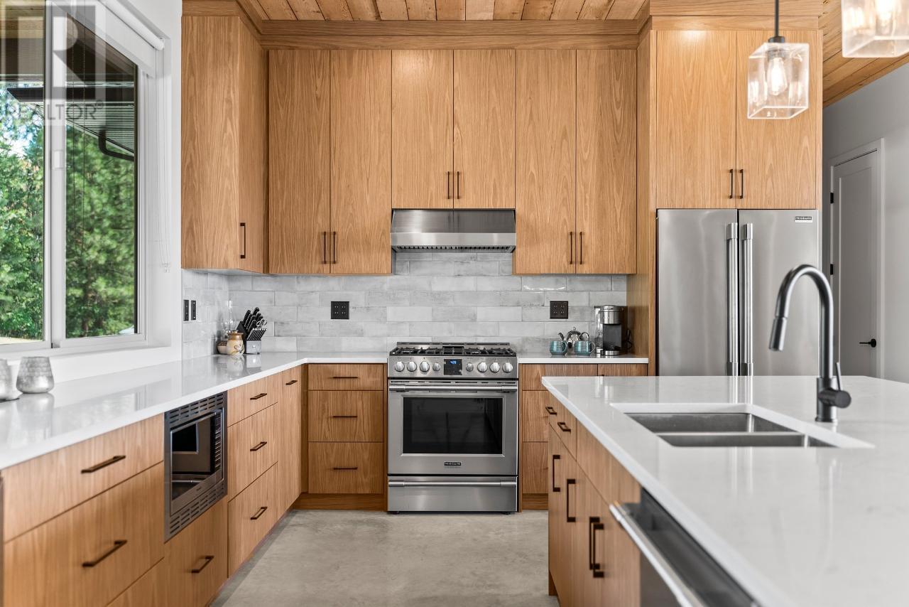 135 GRANITE Court
