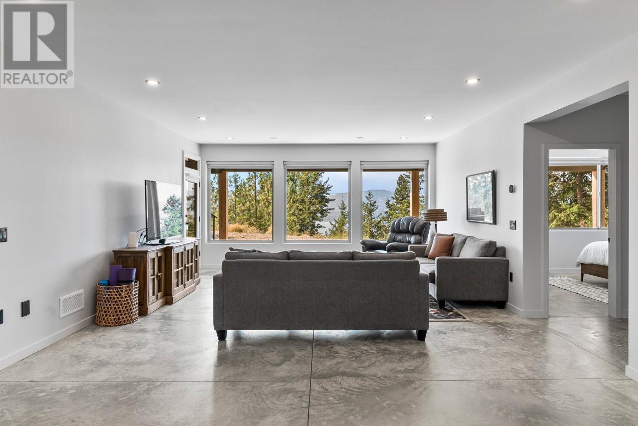135 GRANITE Court