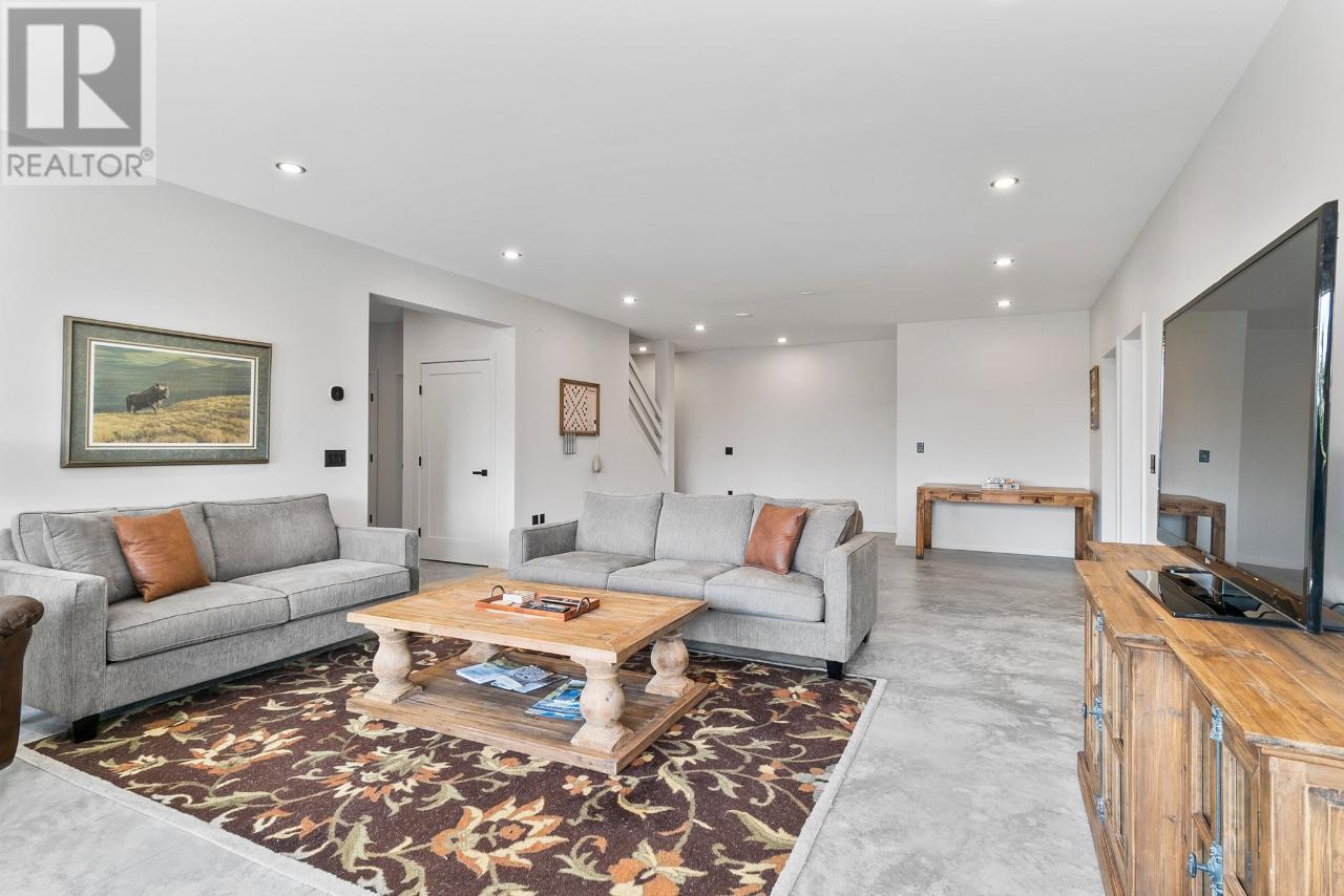 135 GRANITE Court