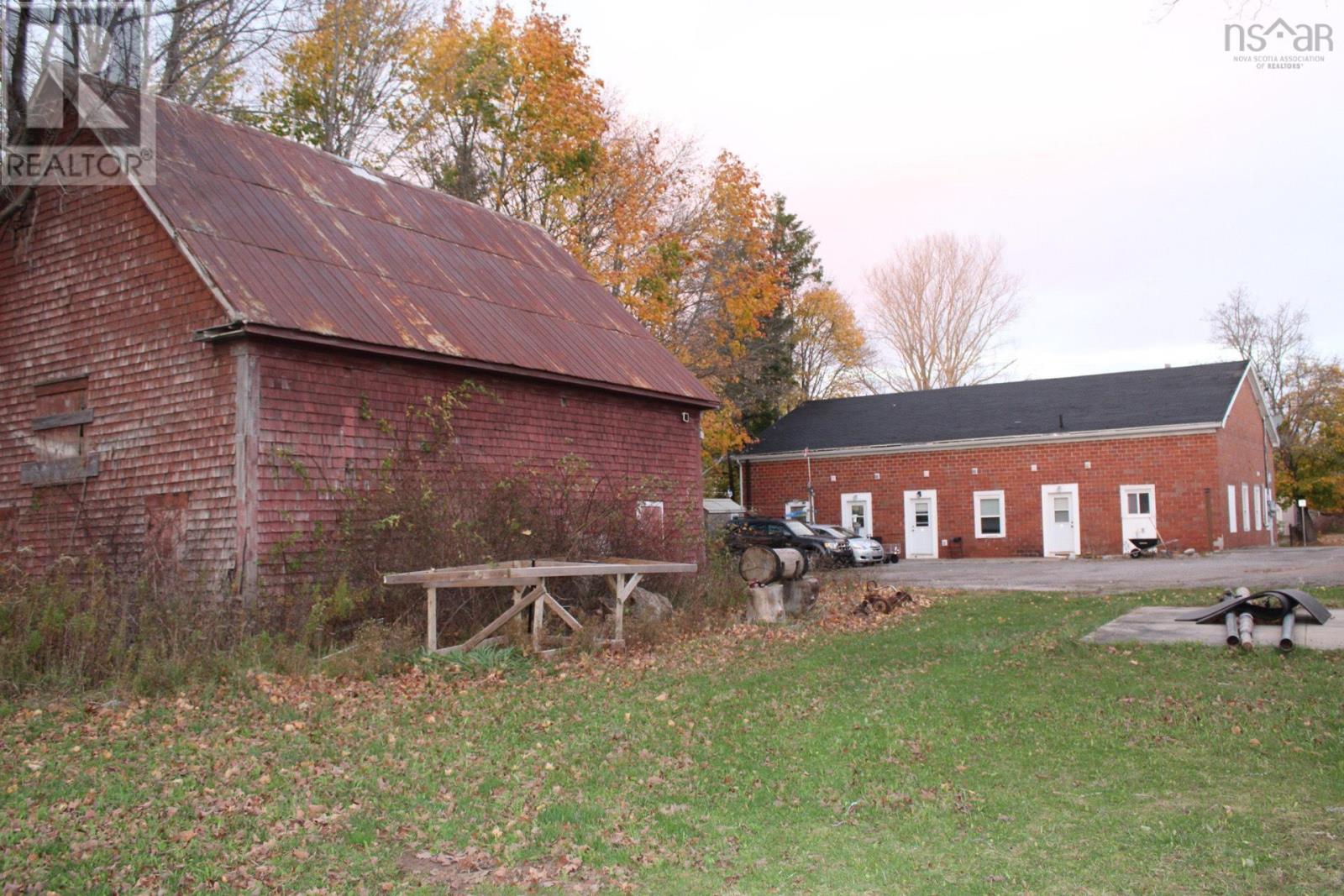 Listing 202302058 - Large Photo # 2