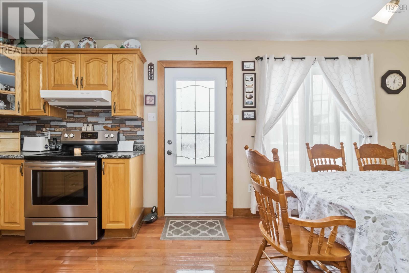 Listing 202302390 - Large Photo # 4