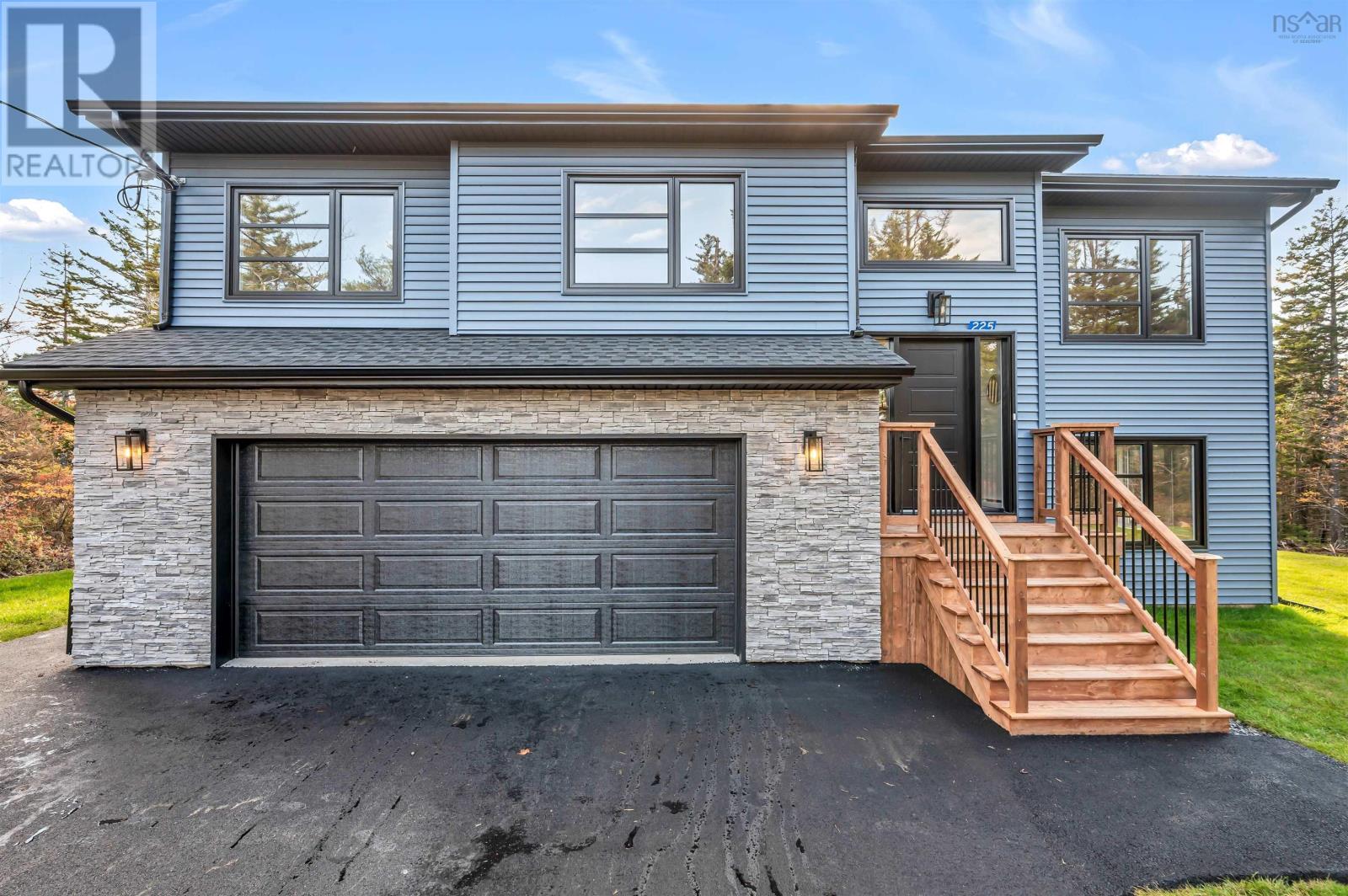Lot 401 225 Everwood Avenue