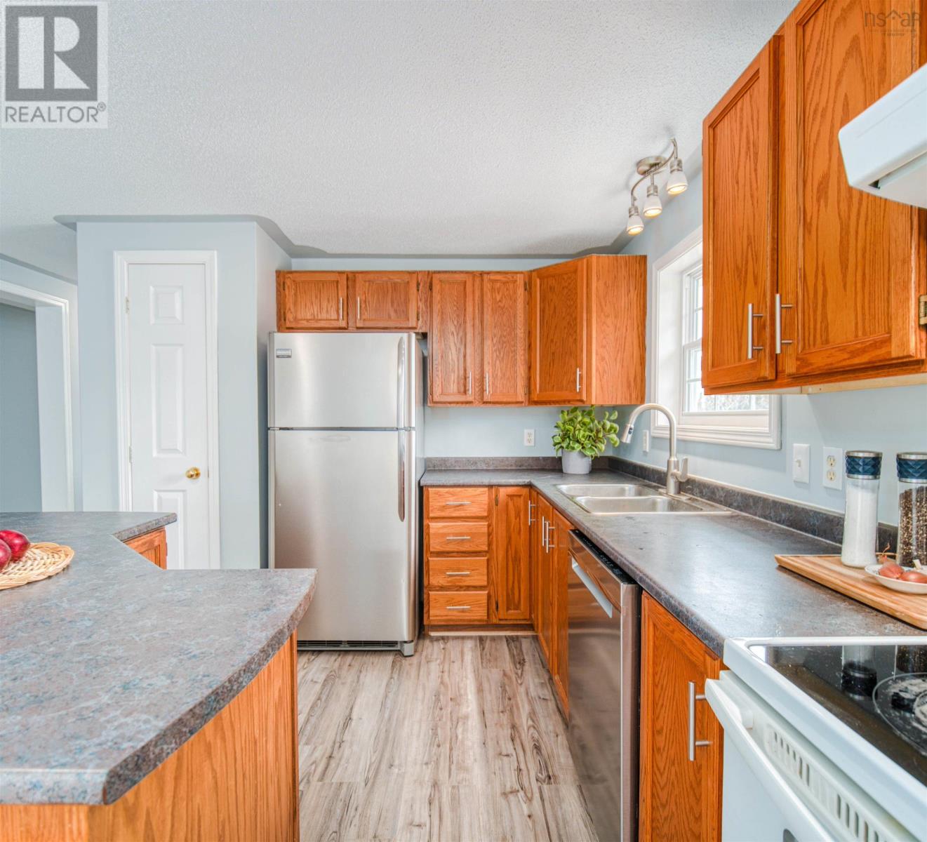 Listing 202304160 - Large Photo # 11